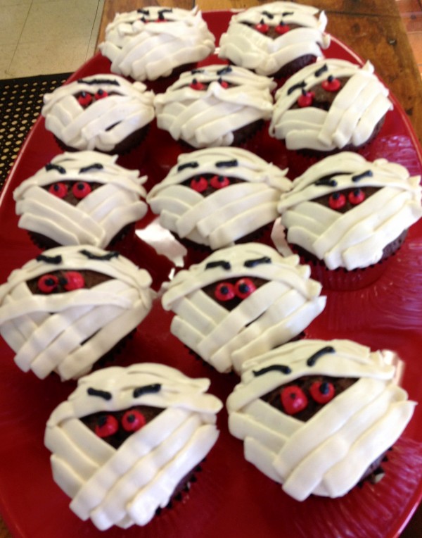 mummy cupcakes